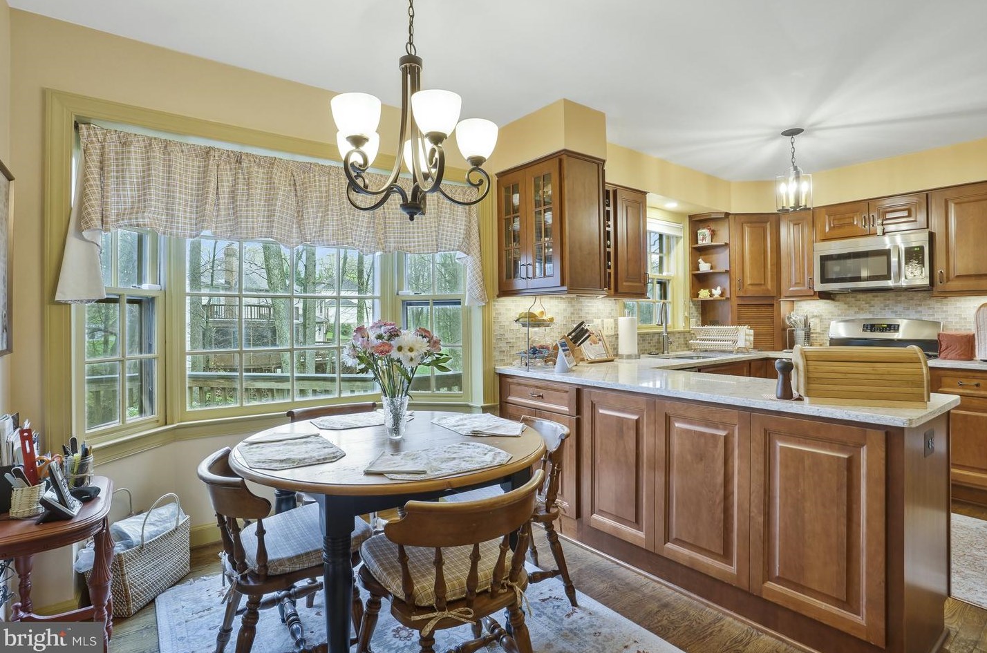 4885 Oakcrest Dr, Fairfax VA  22030-4568 exterior