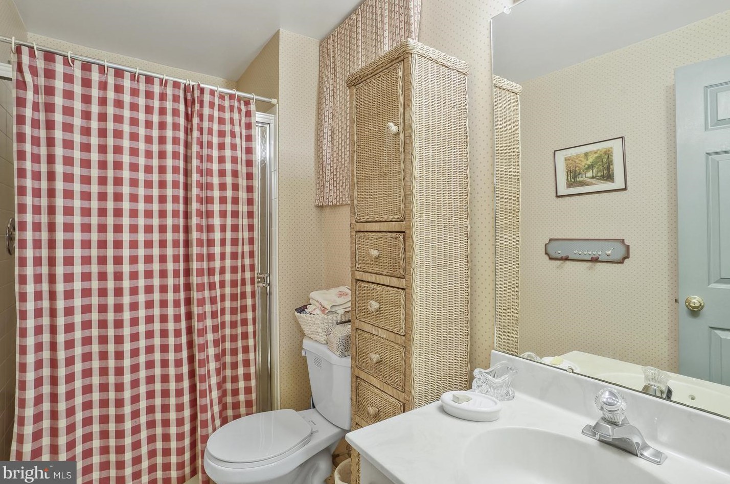 4885 Oakcrest Dr, Fairfax VA  22030-4568 exterior