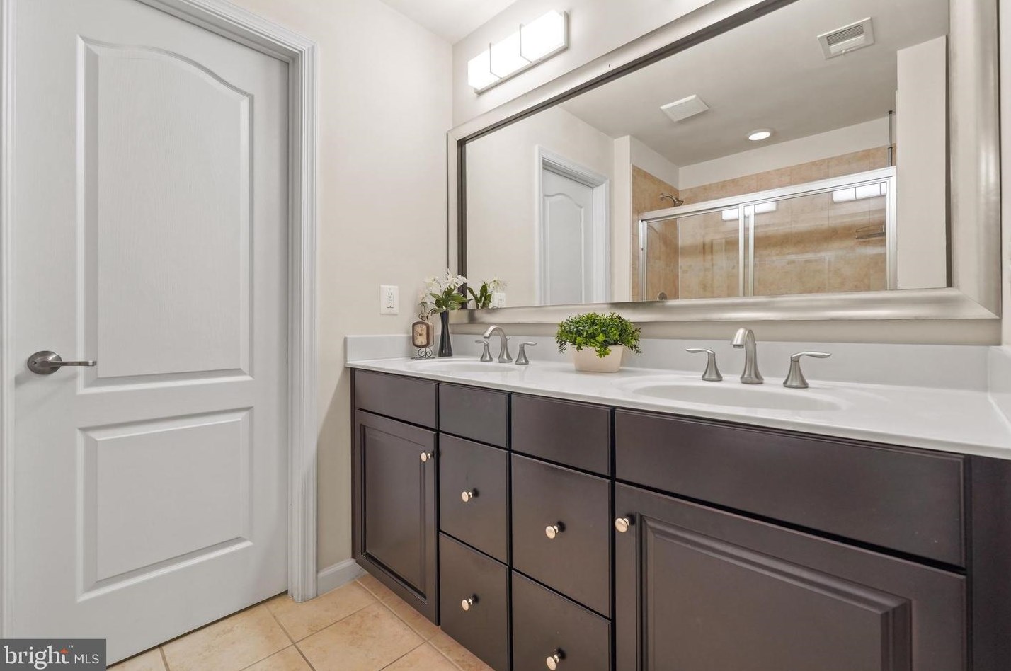 3571 Huntley Manor Ln, Alexandria VA  22306-5111 exterior