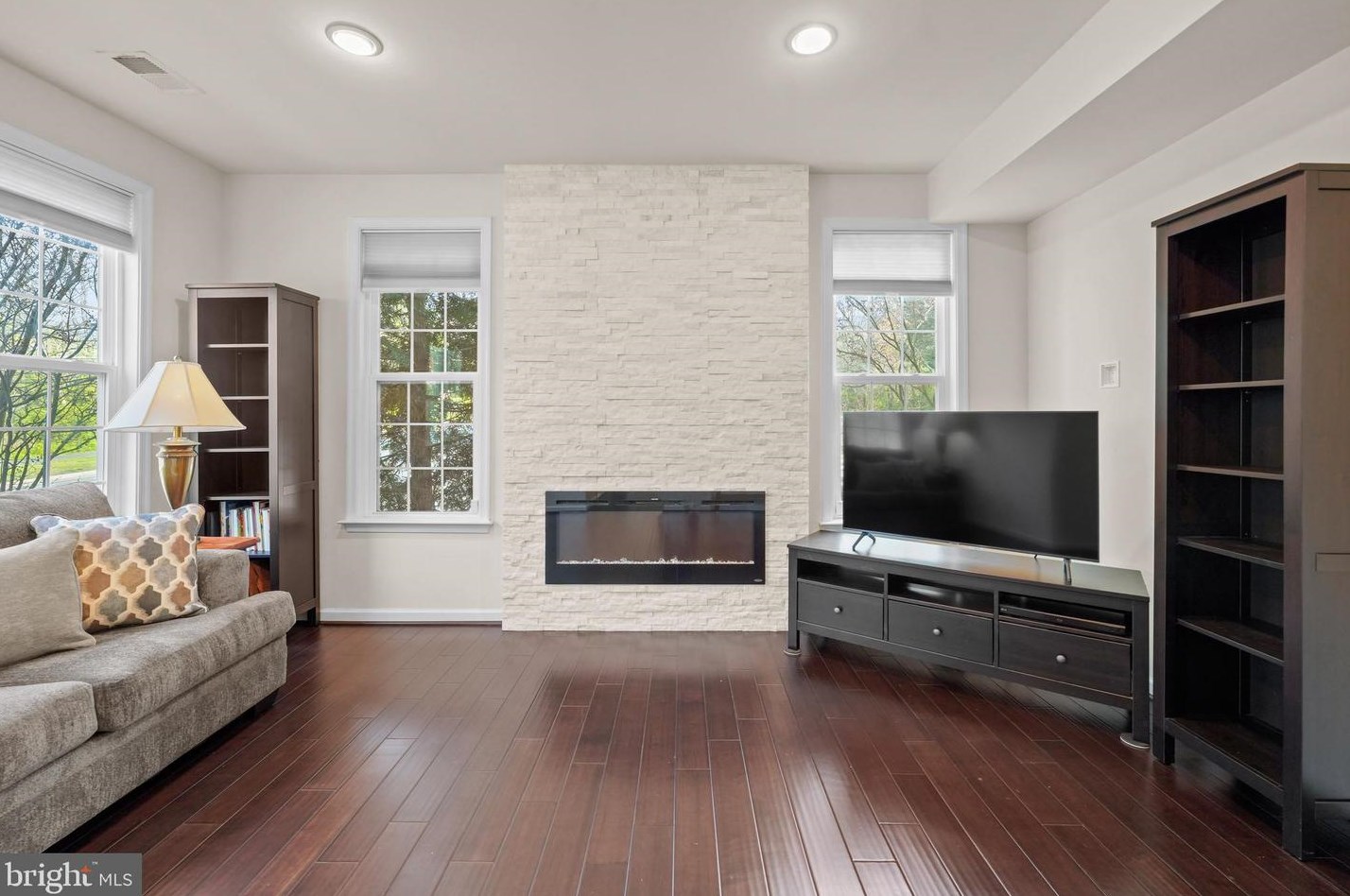 3571 Huntley Manor Ln, Alexandria VA  22306-5111 exterior