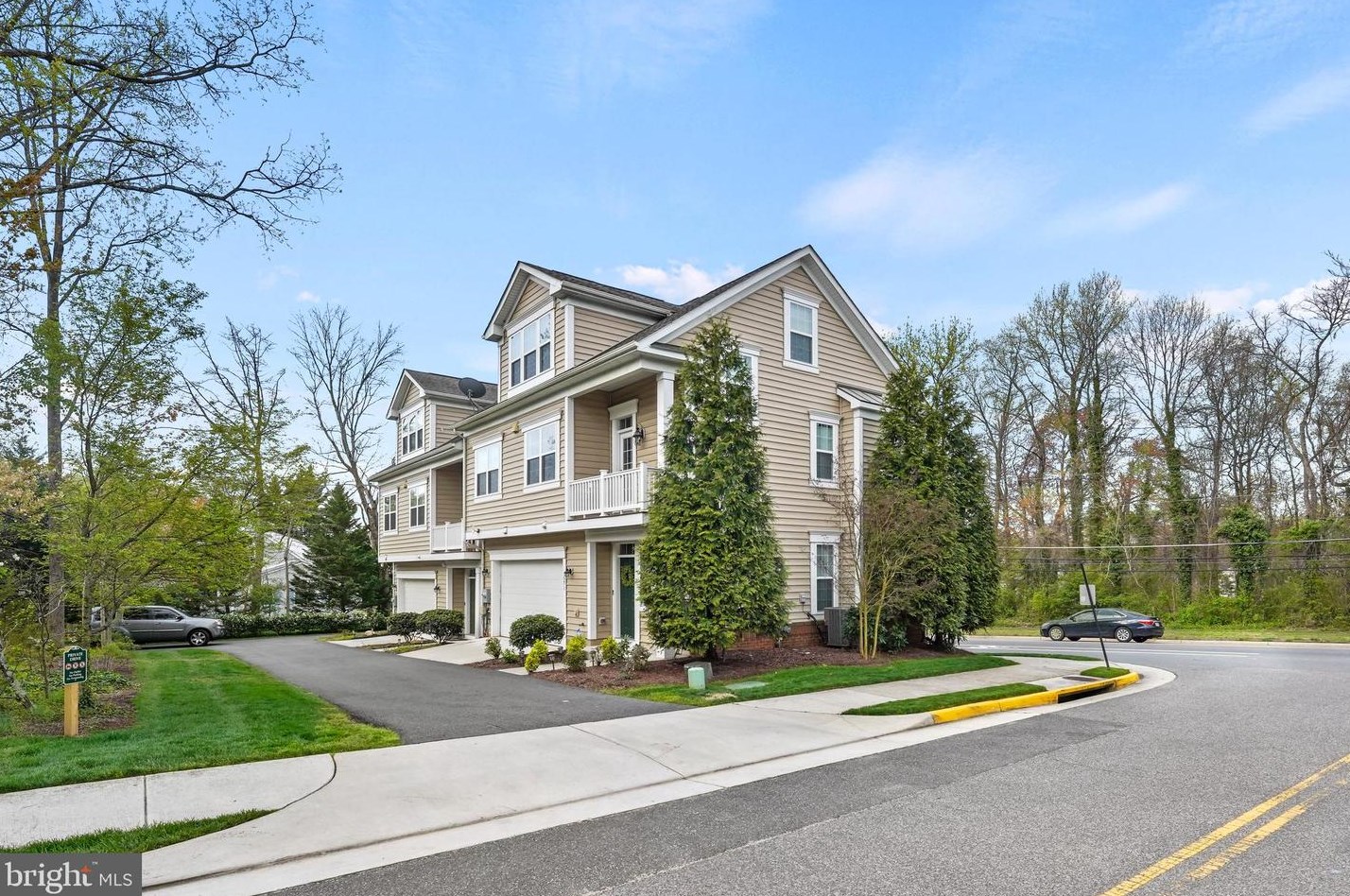 3571 Huntley Manor Ln, Alexandria VA  22306-5111 exterior