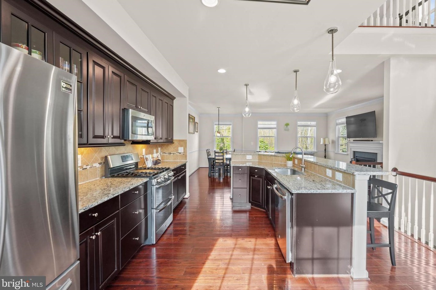 3571 Huntley Manor Ln, Alexandria VA  22306-5111 exterior