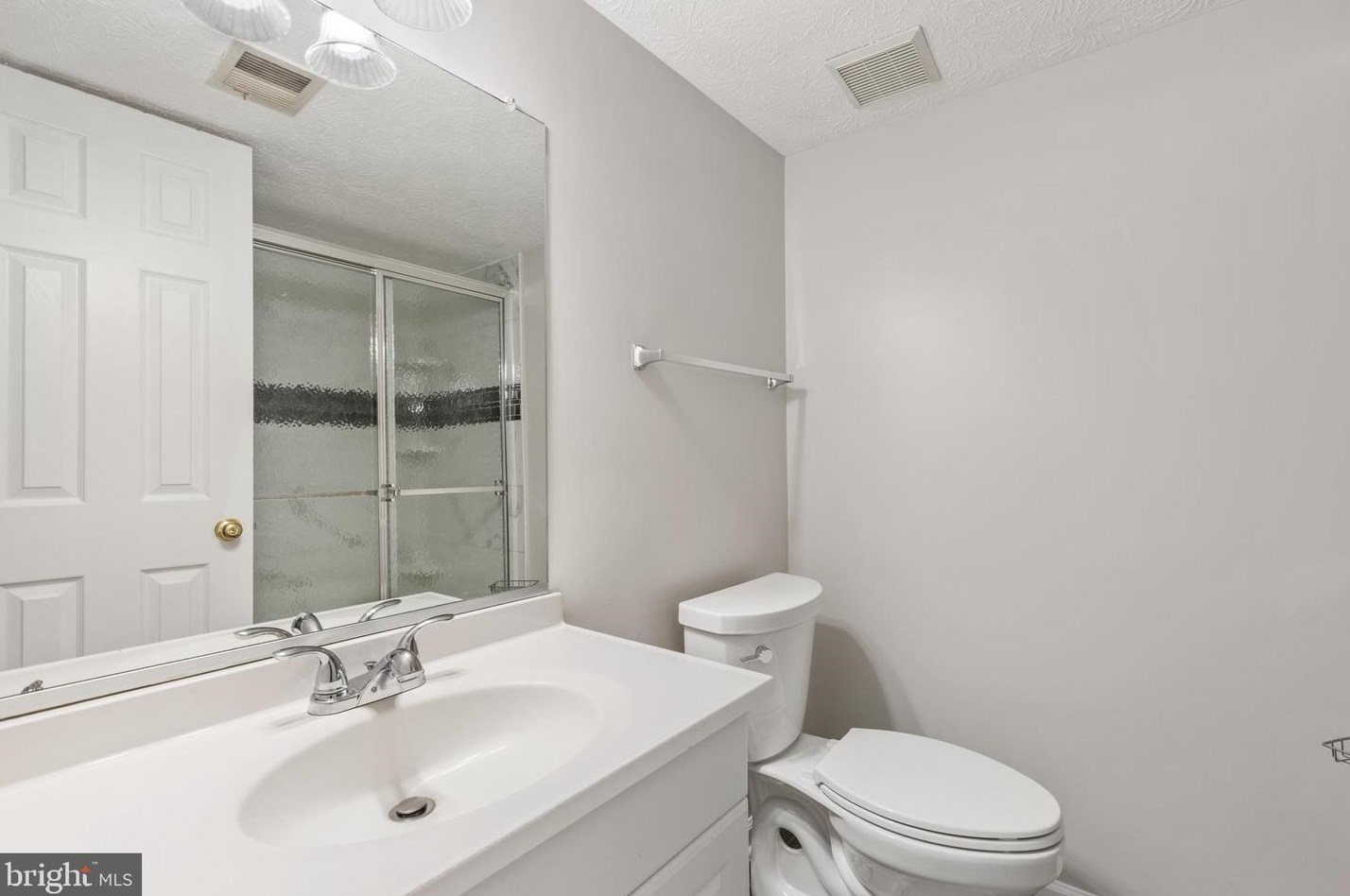 13941 Winding Ridge Ln, Centreville VA  20121-4809 exterior