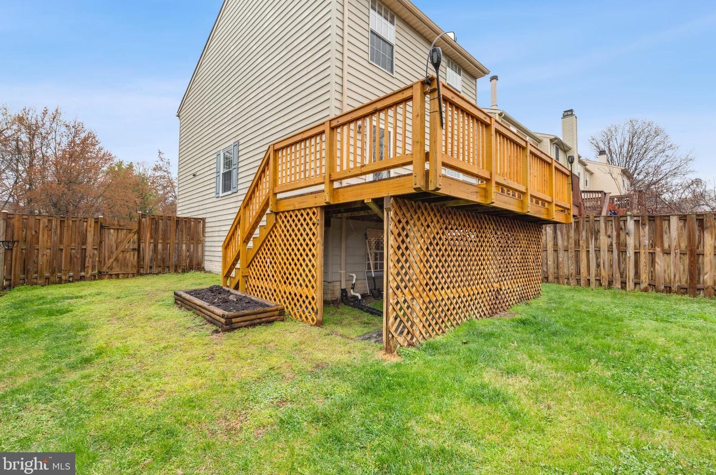 13941 Winding Ridge Ln, Centreville VA  20121-4809 exterior