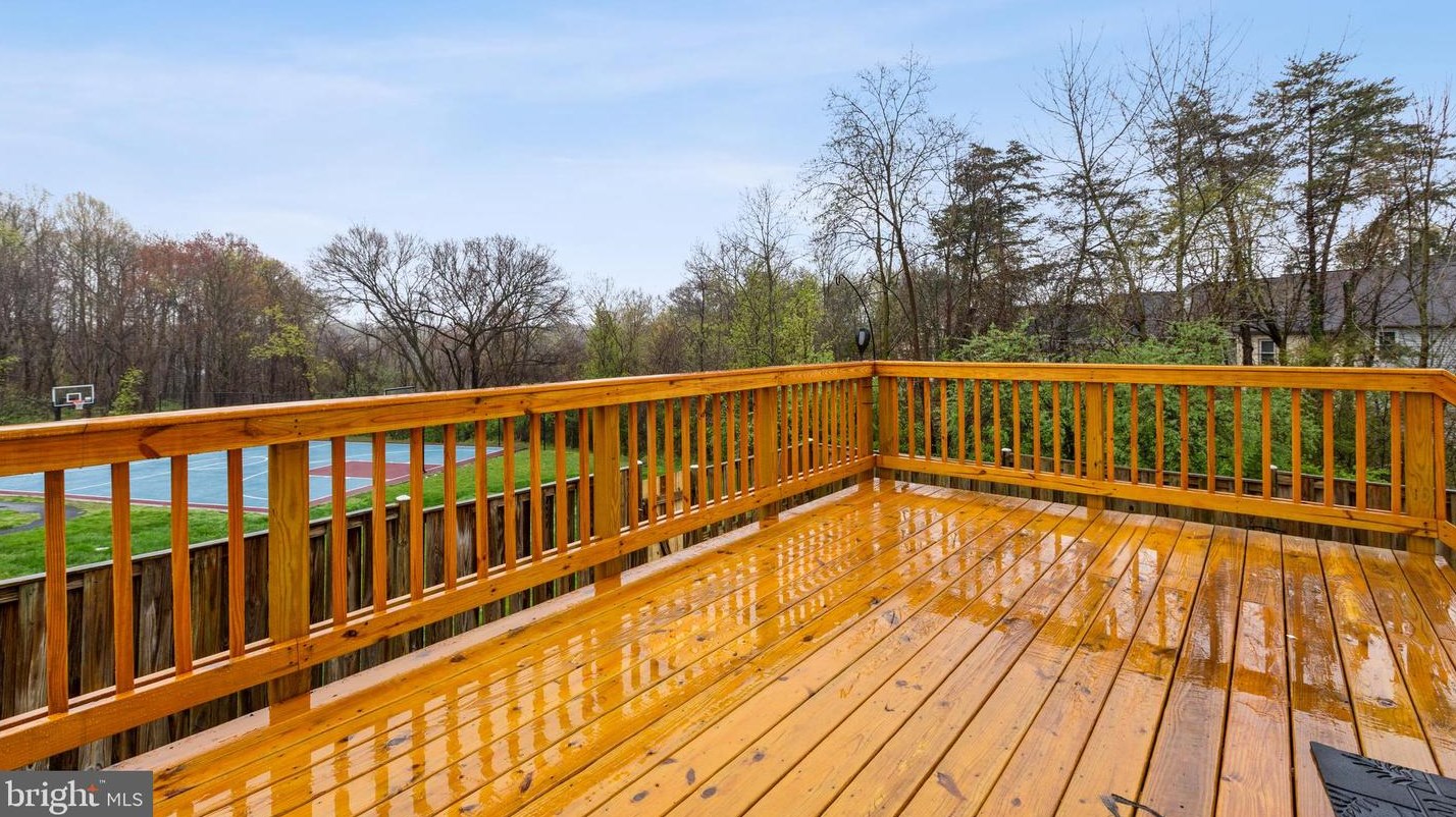13941 Winding Ridge Ln, Centreville VA  20121-4809 exterior