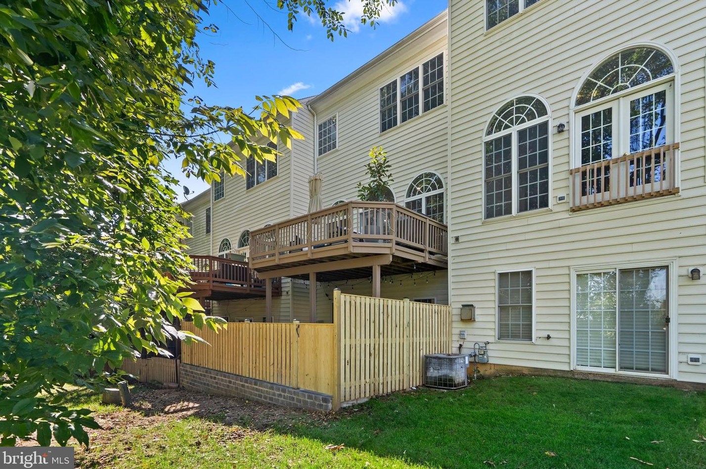 3162 Grovehurst Pl, Alexandria VA  22310-2350 exterior