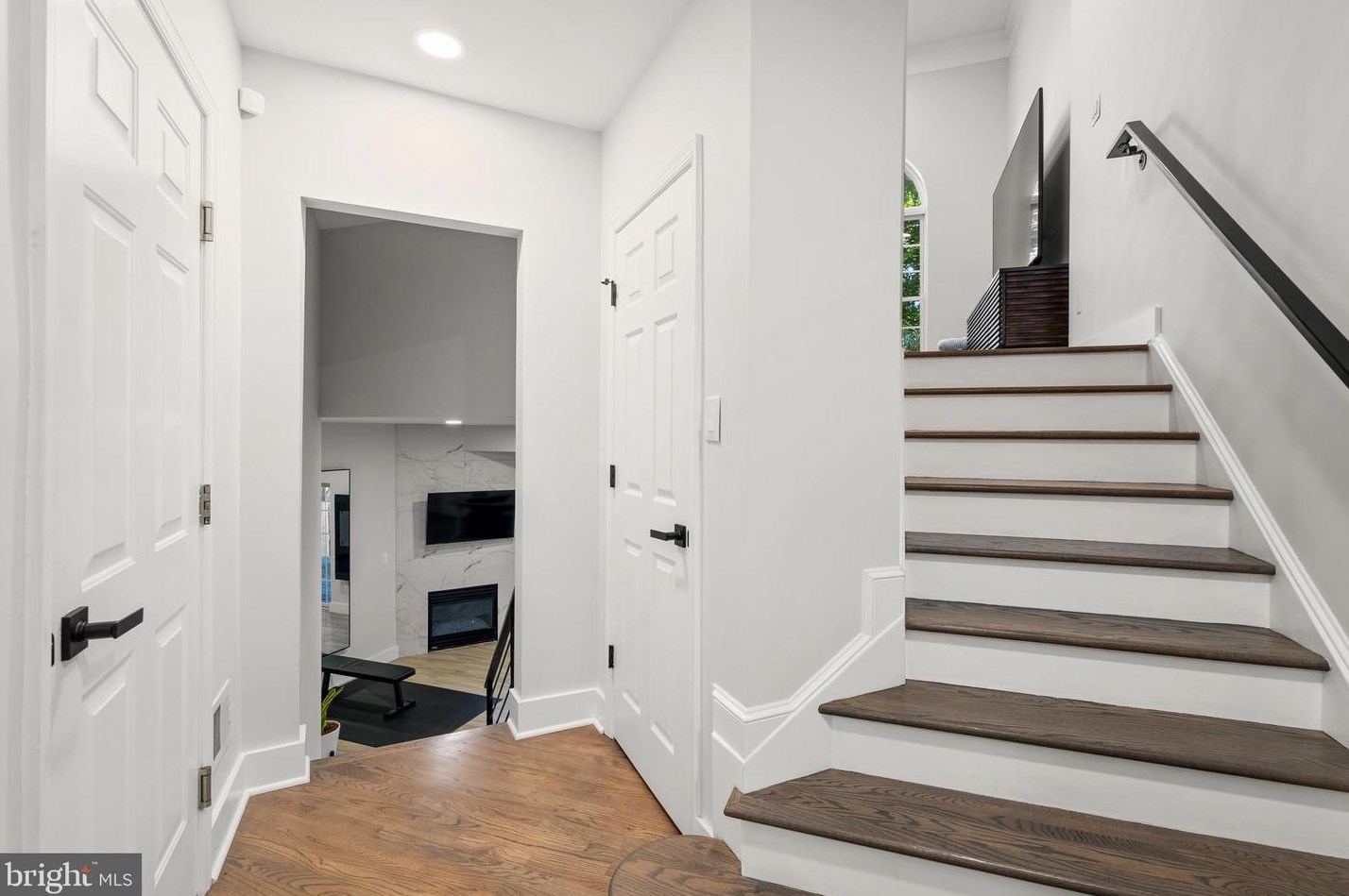 3162 Grovehurst Pl, Alexandria VA  22310-2350 exterior