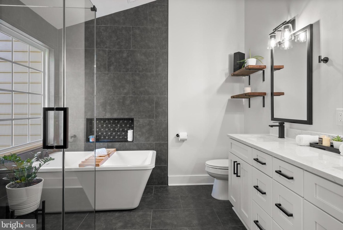 3162 Grovehurst Pl, Alexandria VA  22310-2350 exterior