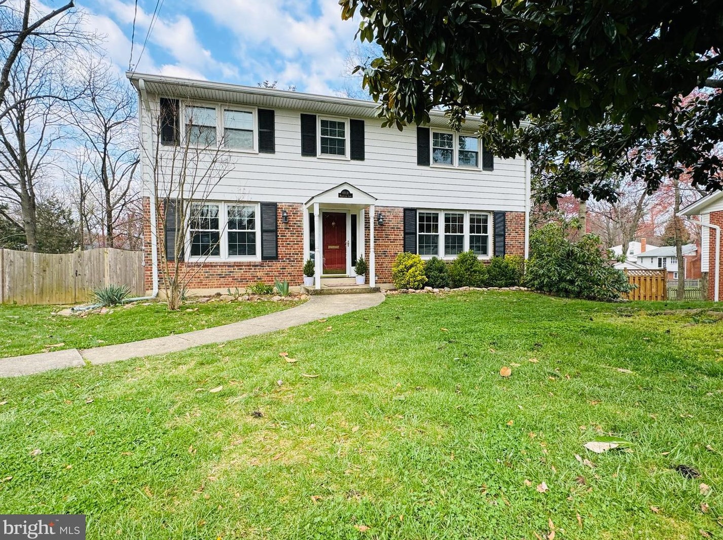 6018 Meriwether Ln, Springfield VA  22150-1317 exterior