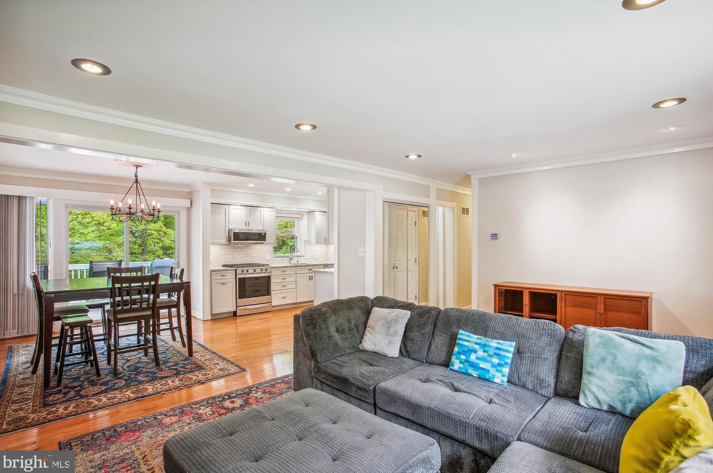 5503 Atlee Pl, Springfield VA  22151-3407 exterior