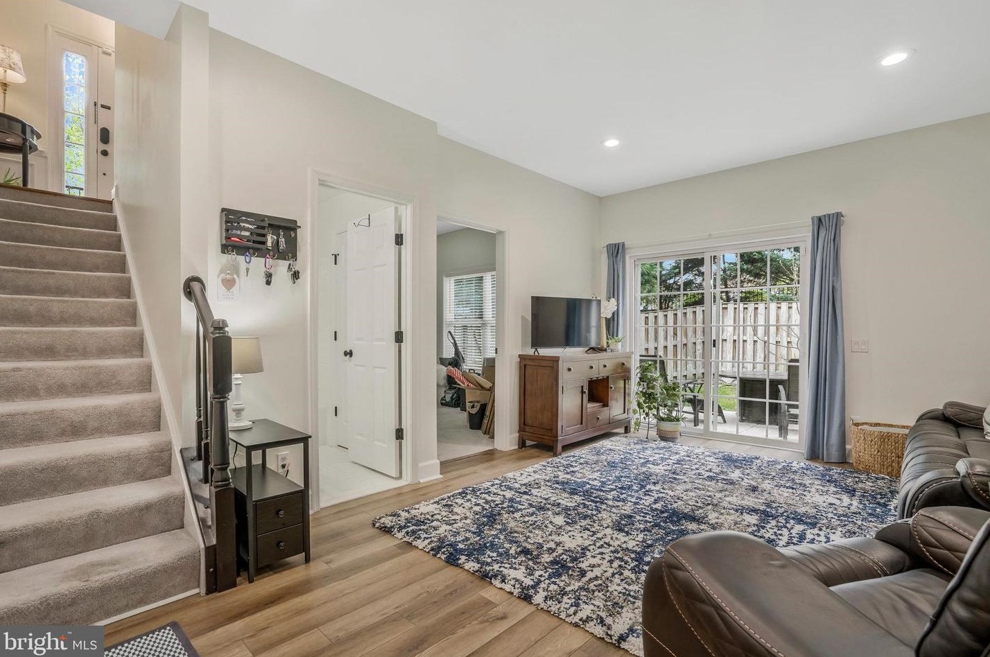 9245 Laurel Ridge Crossing Rd, Lorton VA  22079-2959 exterior