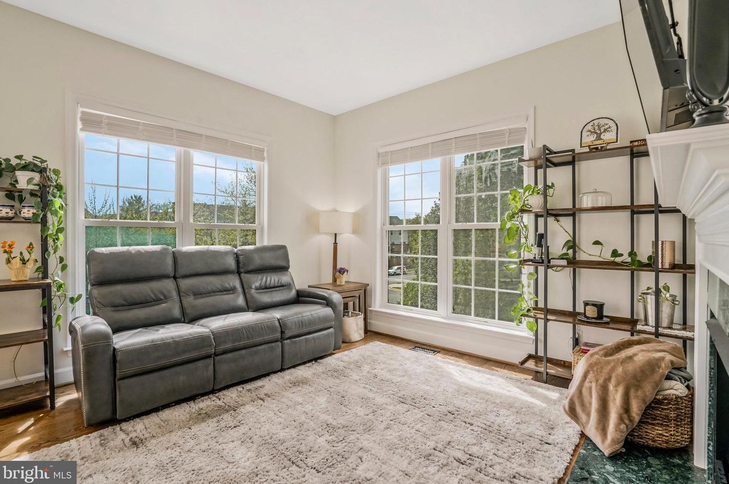 9245 Laurel Ridge Crossing Rd, Lorton VA  22079-2959 exterior