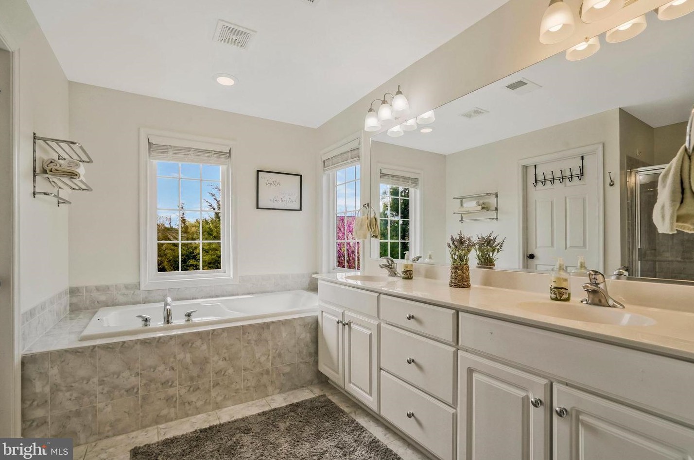 9245 Laurel Ridge Crossing Rd, Lorton VA  22079-2959 exterior