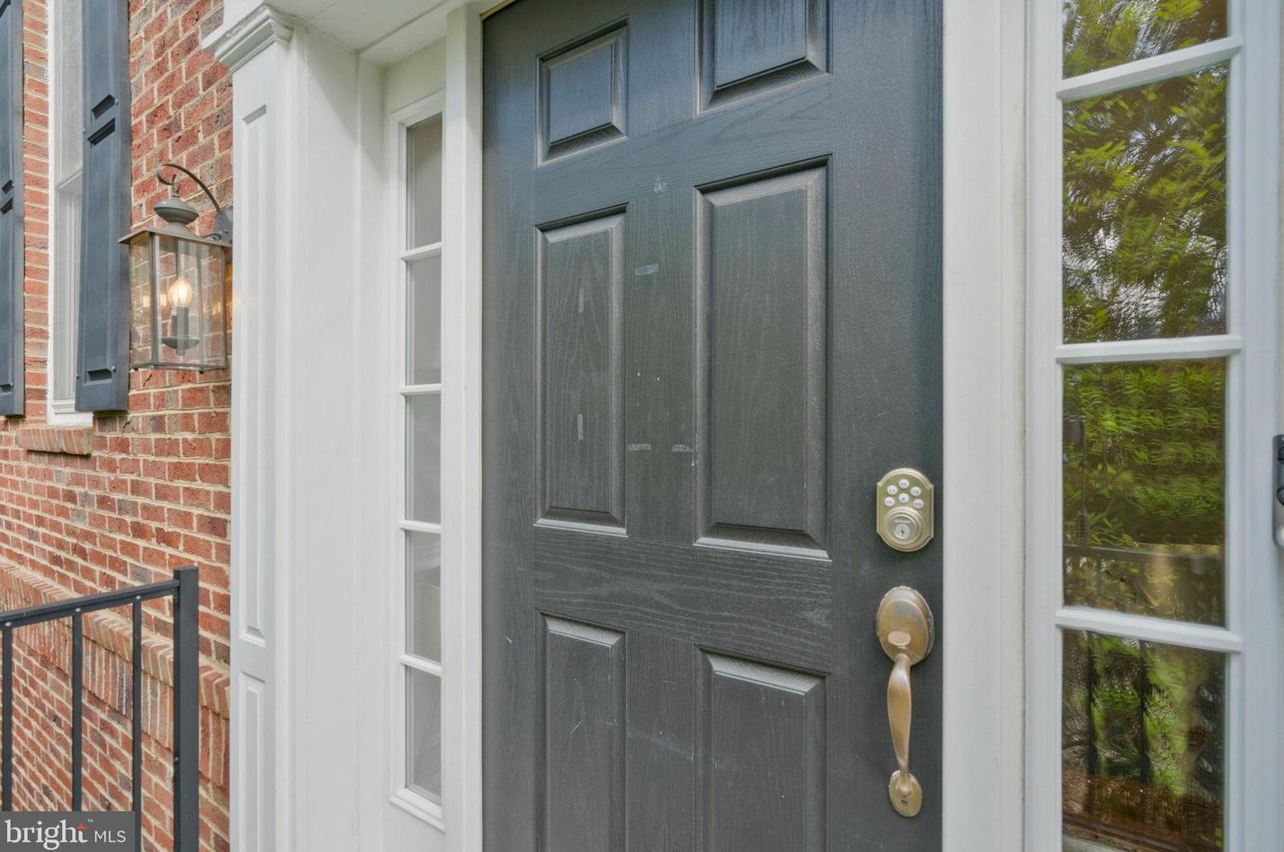 9245 Laurel Ridge Crossing Rd, Lorton VA  22079-2959 exterior