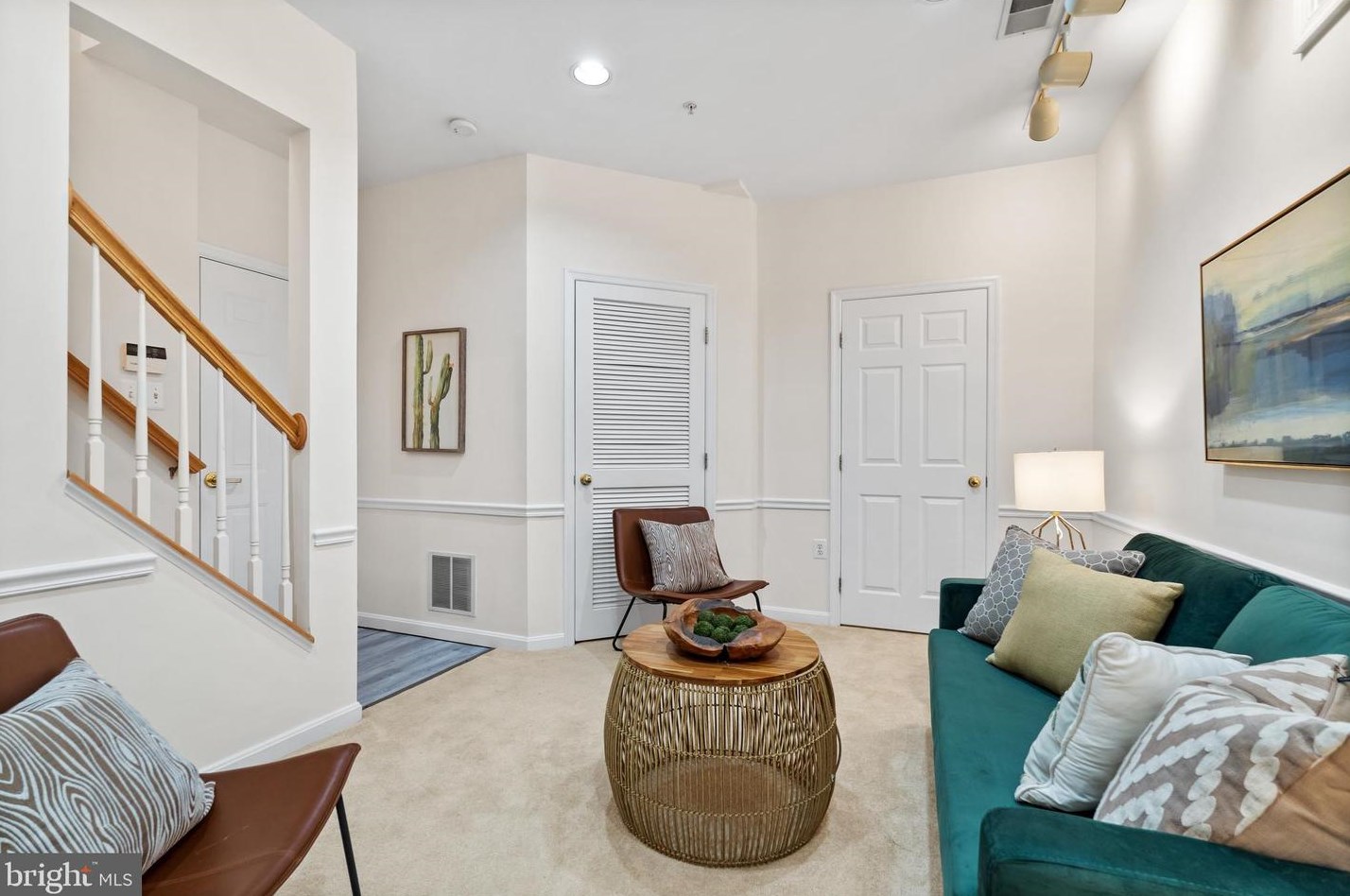 6100 Madison Pointe Ct, Falls Church VA  22041-3671 exterior