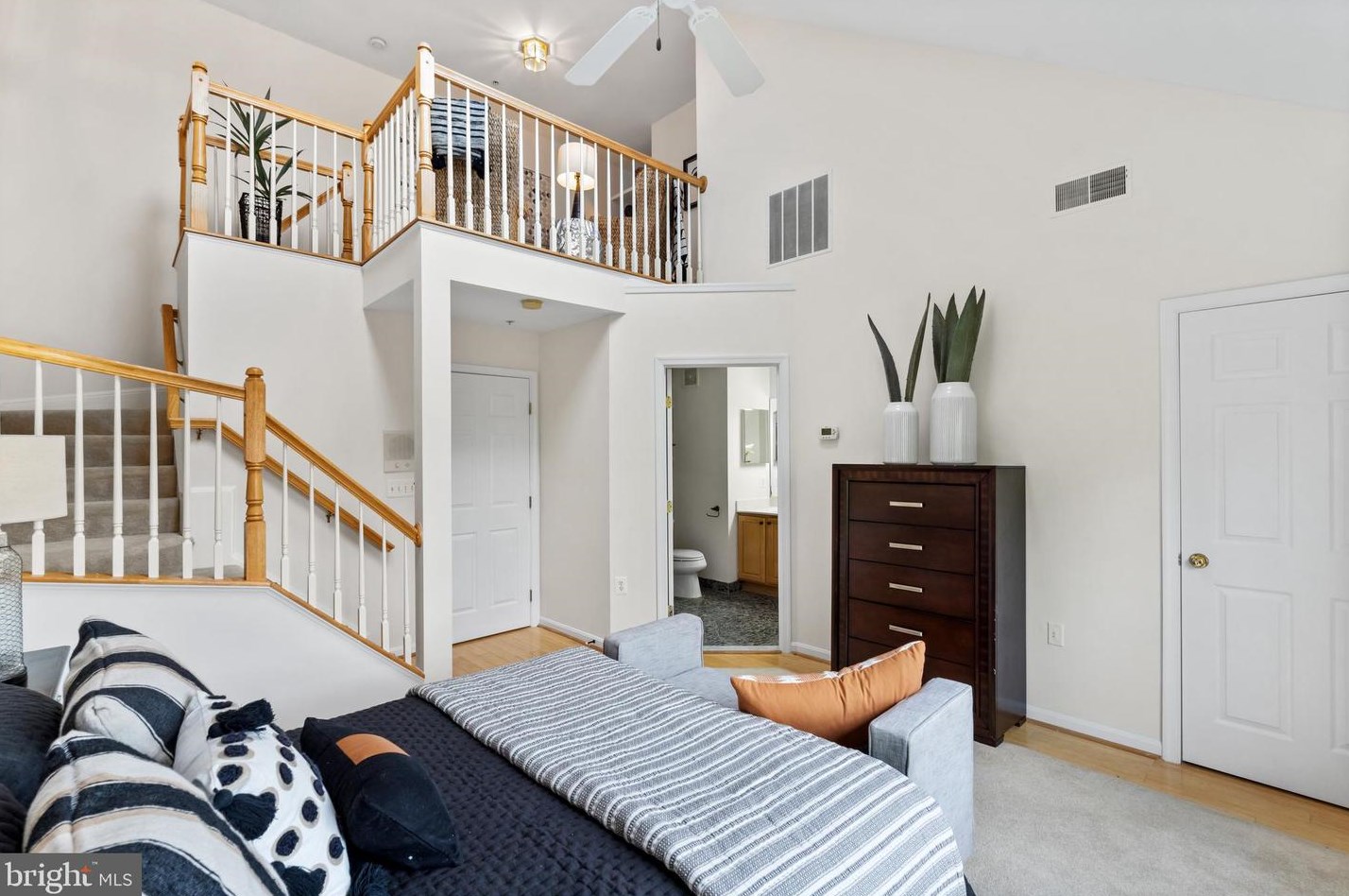 6100 Madison Pointe Ct, Falls Church VA  22041-3671 exterior