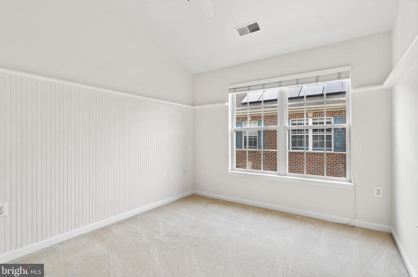 6100 Madison Pointe Ct, Falls Church VA  22041-3671 exterior