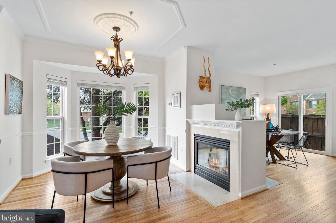 6100 Madison Pointe Ct, Falls Church VA  22041-3671 exterior