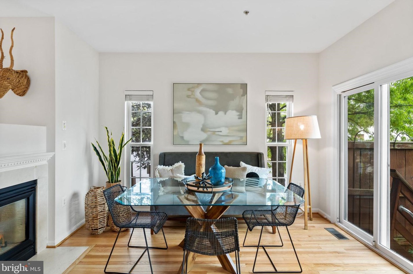 6100 Madison Pointe Ct, Falls Church VA  22041-3671 exterior