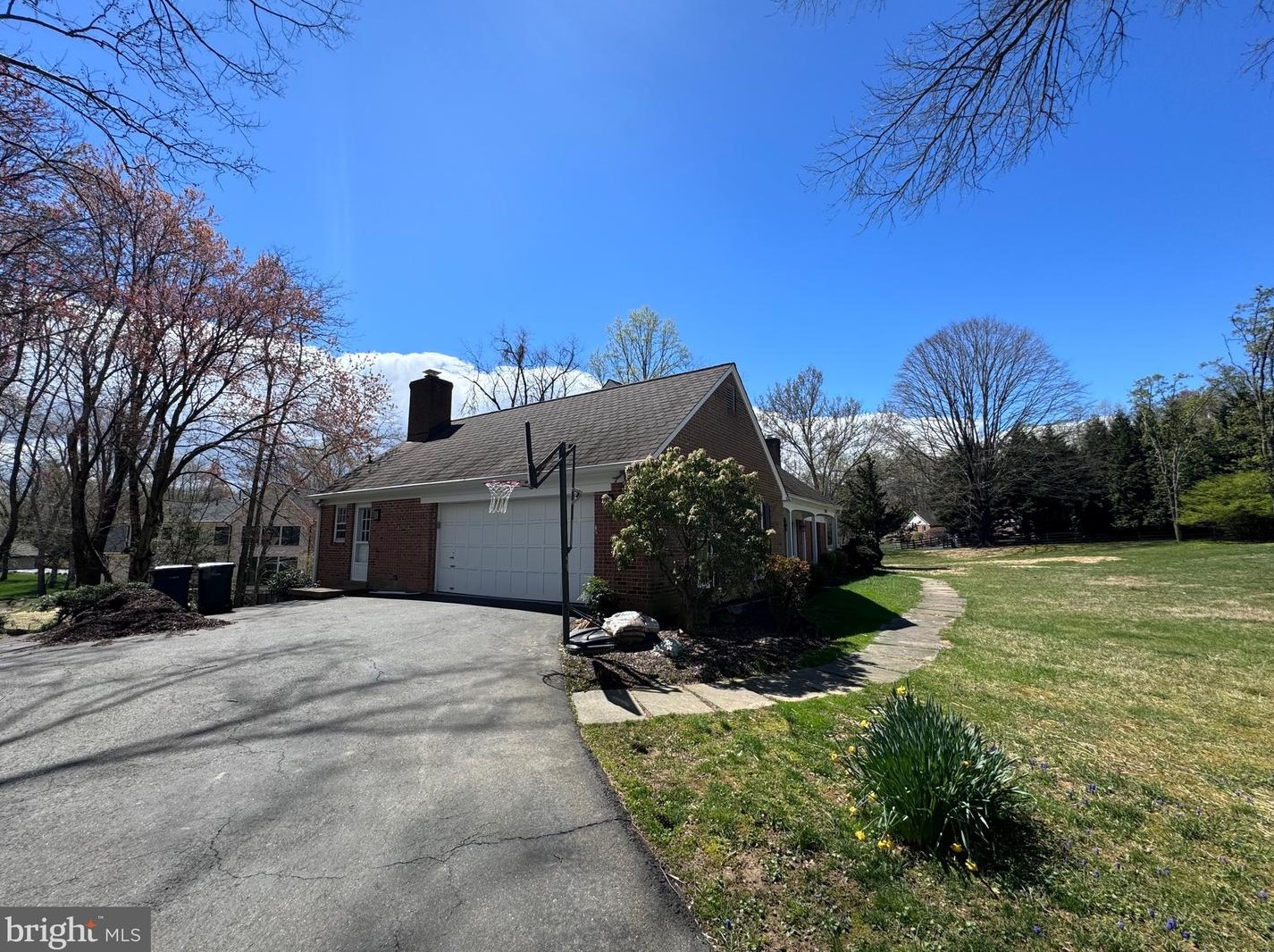 1034 Walker Mill Rd, Great Falls VA  22066-1702 exterior