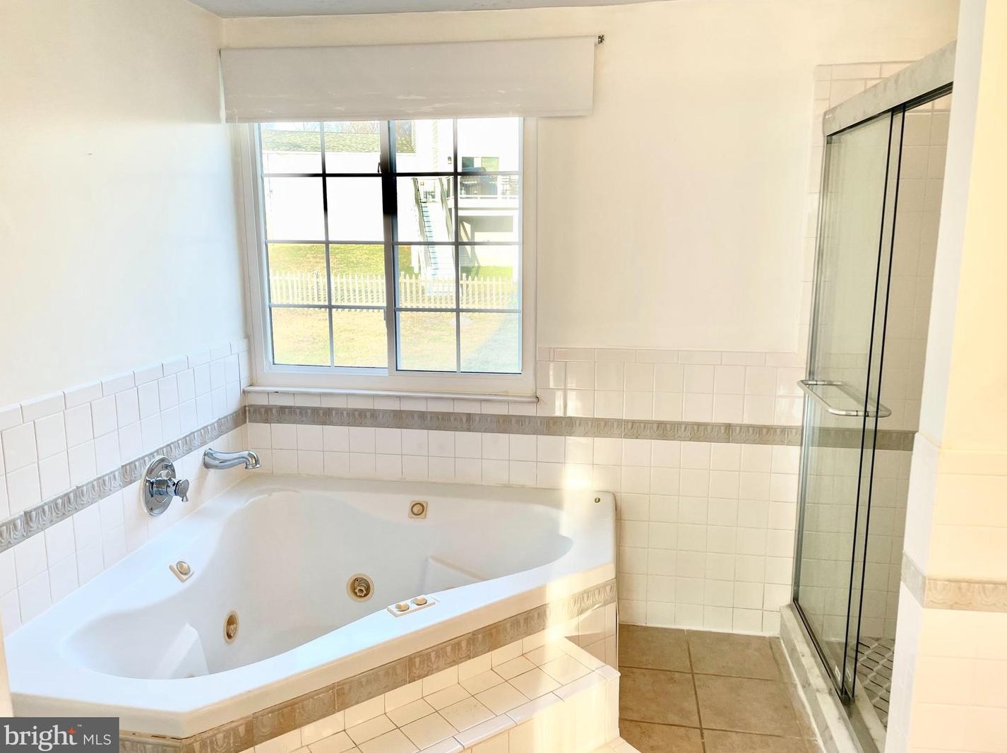 13704 Cabells Mill Dr, Centreville VA  20120-1740 exterior