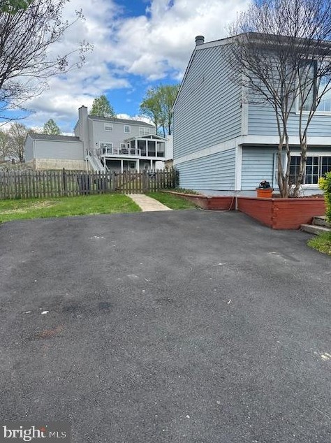 13704 Cabells Mill Dr, Centreville VA  20120-1740 exterior