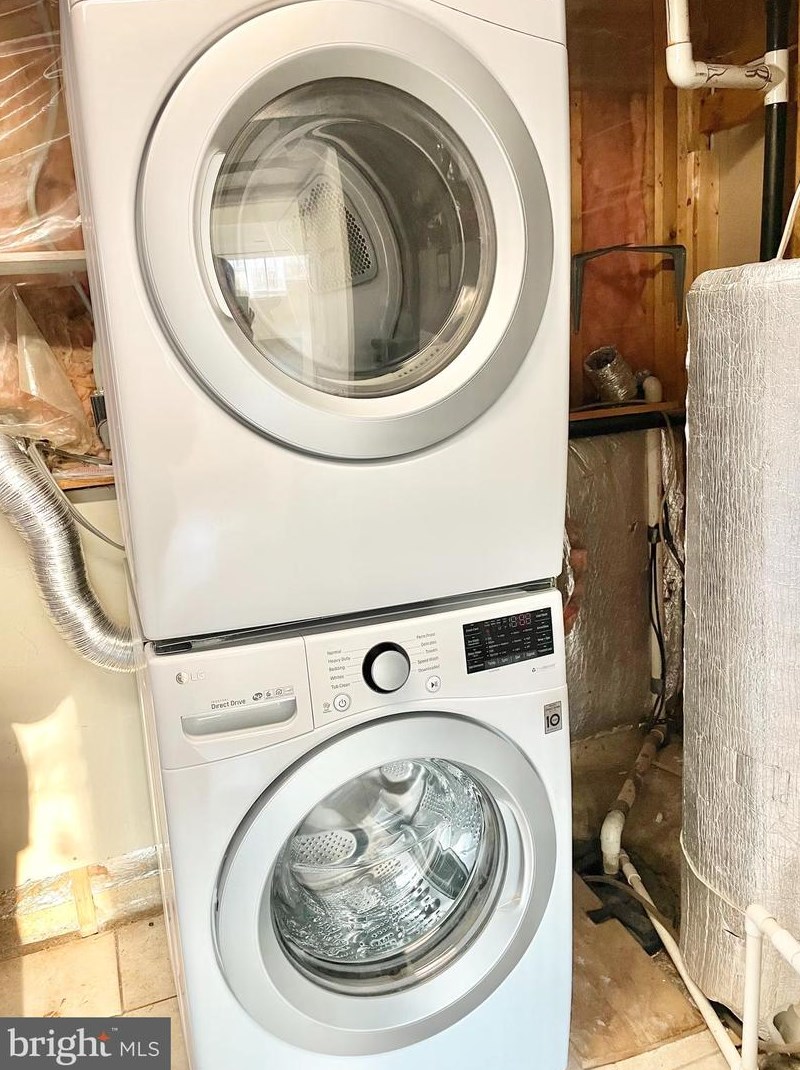 13704 Cabells Mill Dr, Centreville VA  20120-1740 exterior