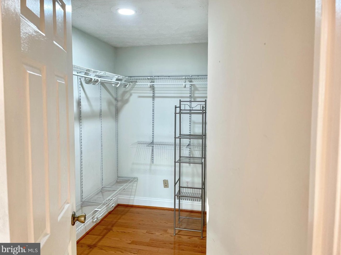 13704 Cabells Mill Dr, Centreville VA  20120-1740 exterior