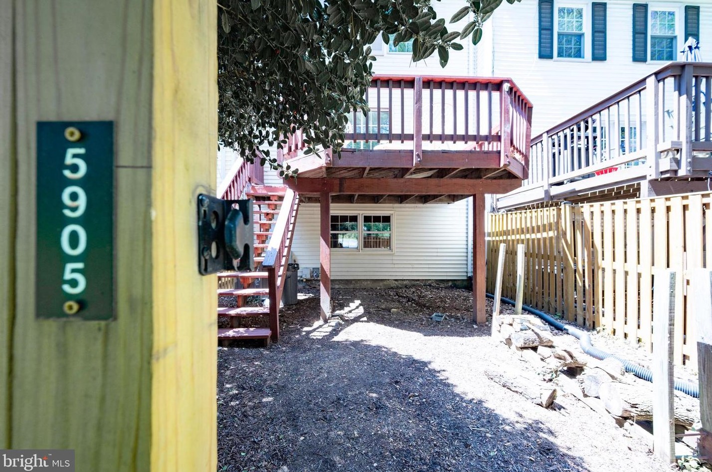 5905 Ambassador Way, Alexandria VA 22310-1748 exterior