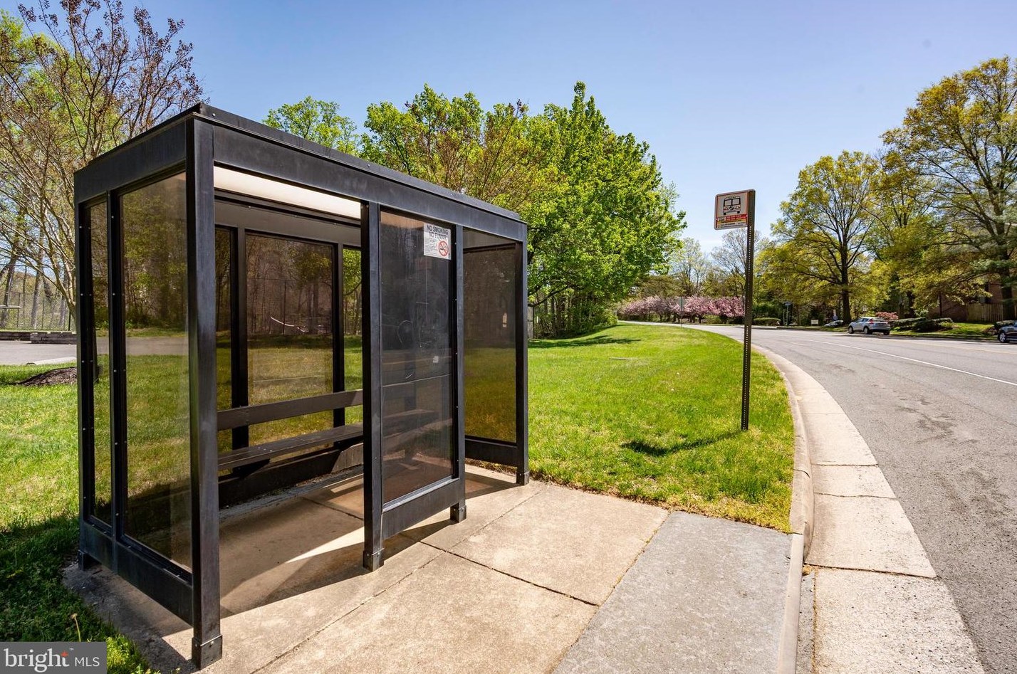 5905 Ambassador Way, Alexandria VA 22310-1748 exterior