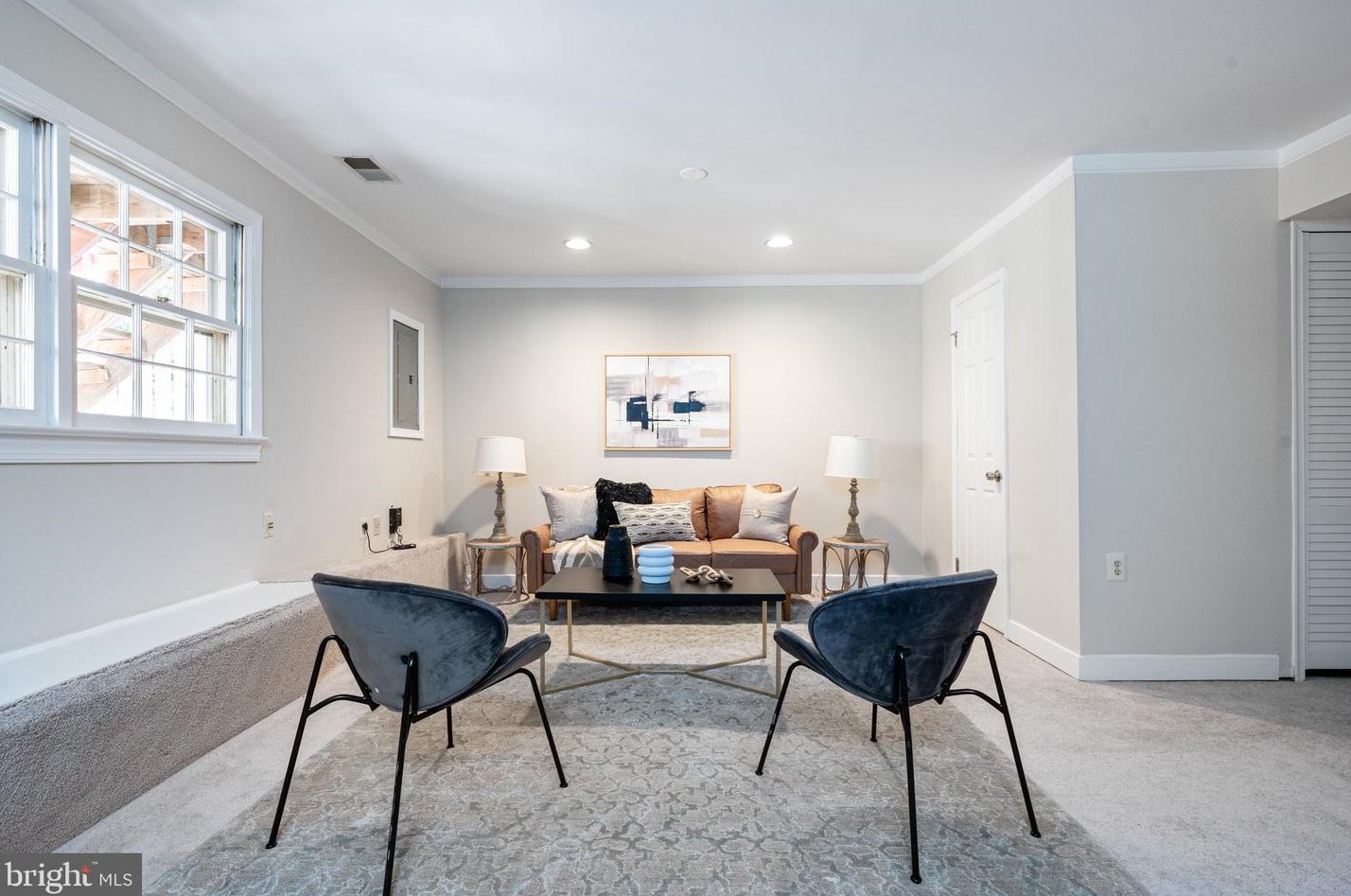 5905 Ambassador Way, Alexandria VA 22310-1748 exterior