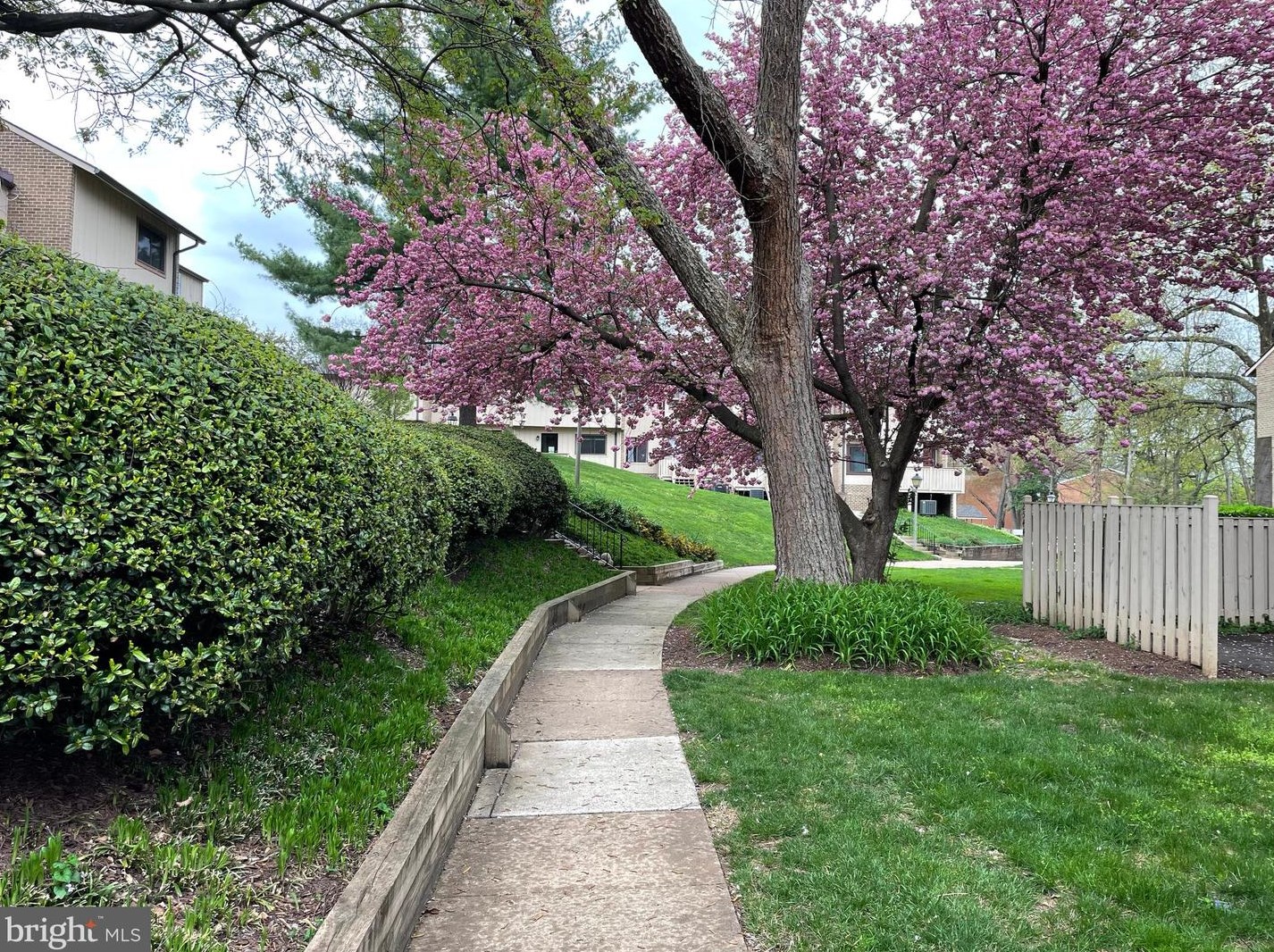 2519 Glengyle Dr, Vienna VA  22181-5523 exterior