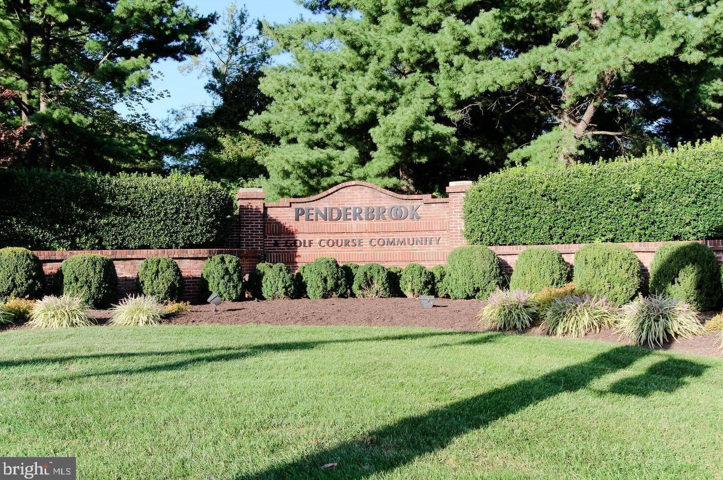 3916 Penderview Dr, Fairfax VA 22033-4712 exterior