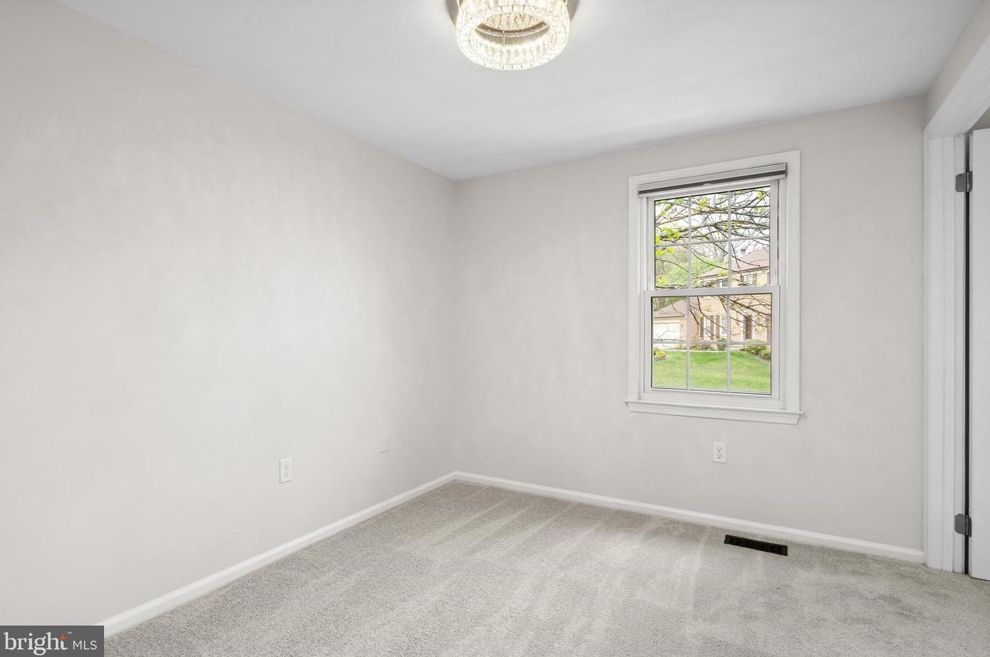 8304 Timber Brook Ln, Springfield VA  22153-2254 exterior