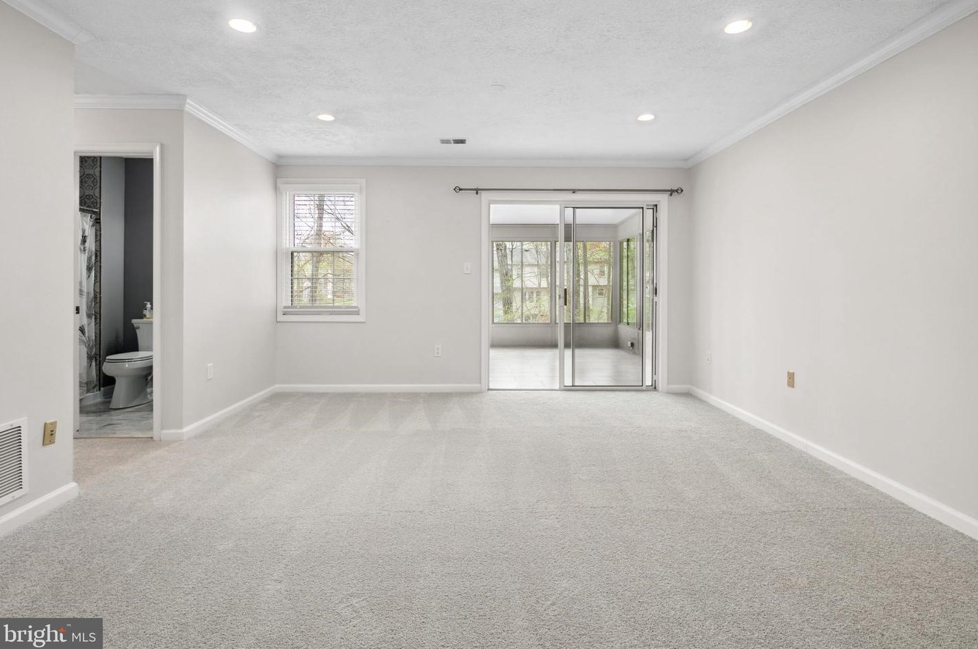 8304 Timber Brook Ln, Springfield VA  22153-2254 exterior