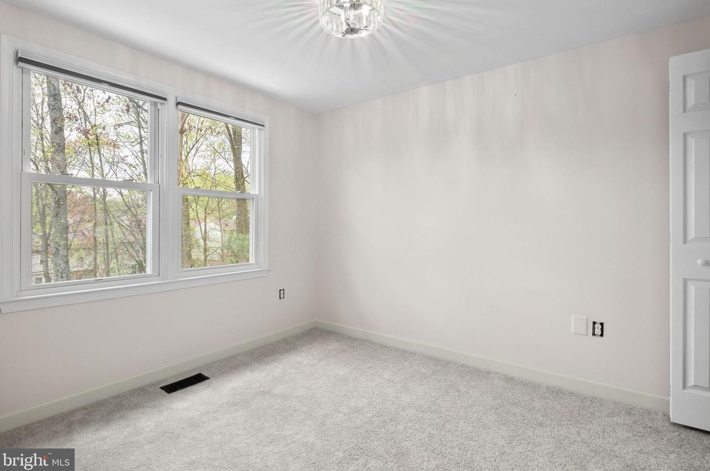8304 Timber Brook Ln, Springfield VA  22153-2254 exterior