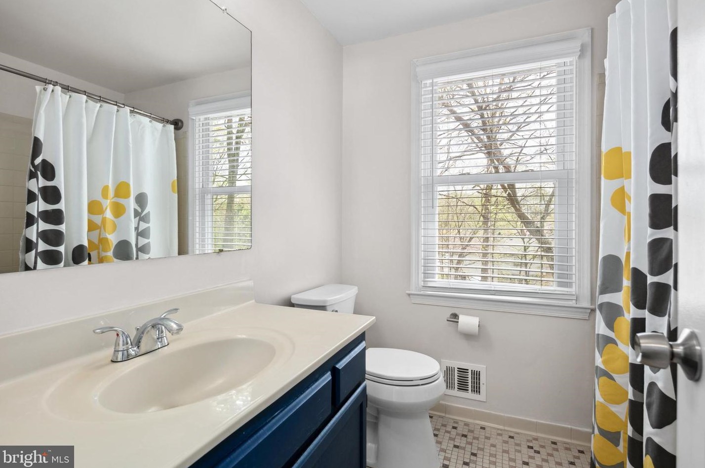 8304 Timber Brook Ln, Springfield VA  22153-2254 exterior