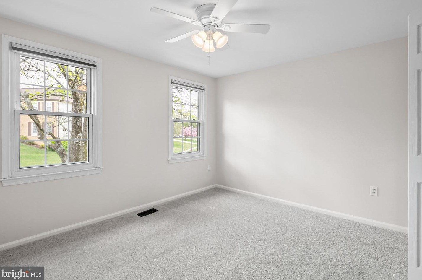 8304 Timber Brook Ln, Springfield VA  22153-2254 exterior