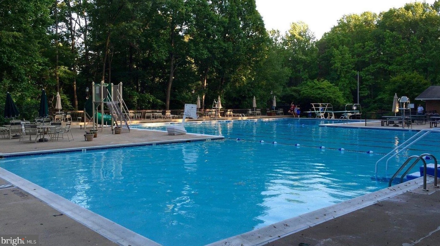 5120 Swift Ct, Fairfax VA  22032-2443 exterior