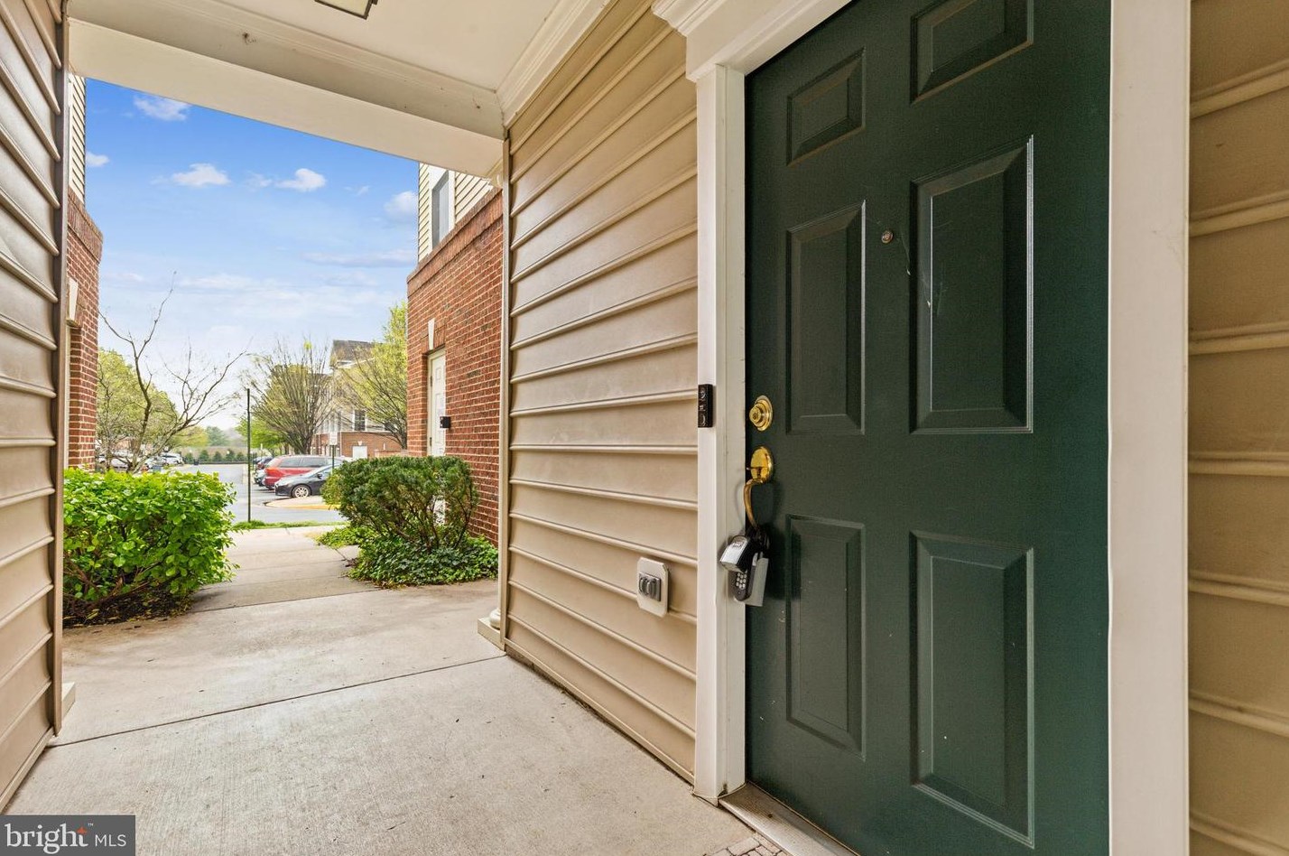 3538 Huntley Manor Ln, Alexandria VA  22306-5116 exterior