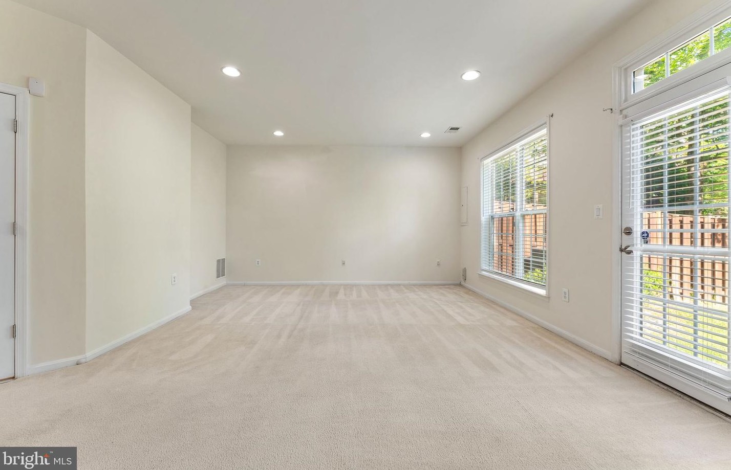 9127 Furey Rd, Lorton VA  22079-2966 exterior