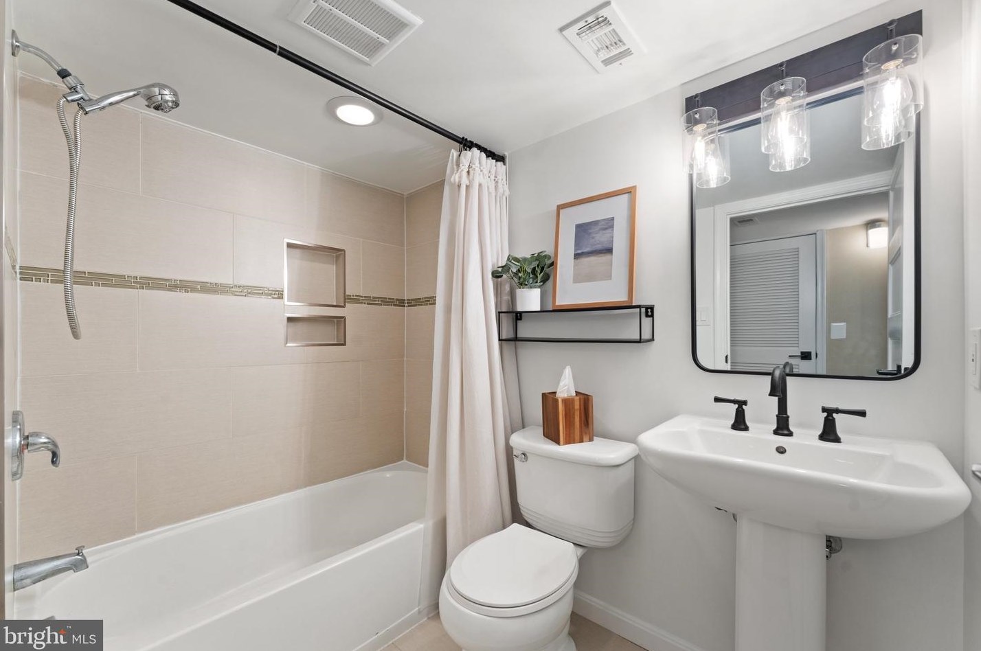 7909 Sycamore Dr, Falls Church VA  22042-3330 exterior