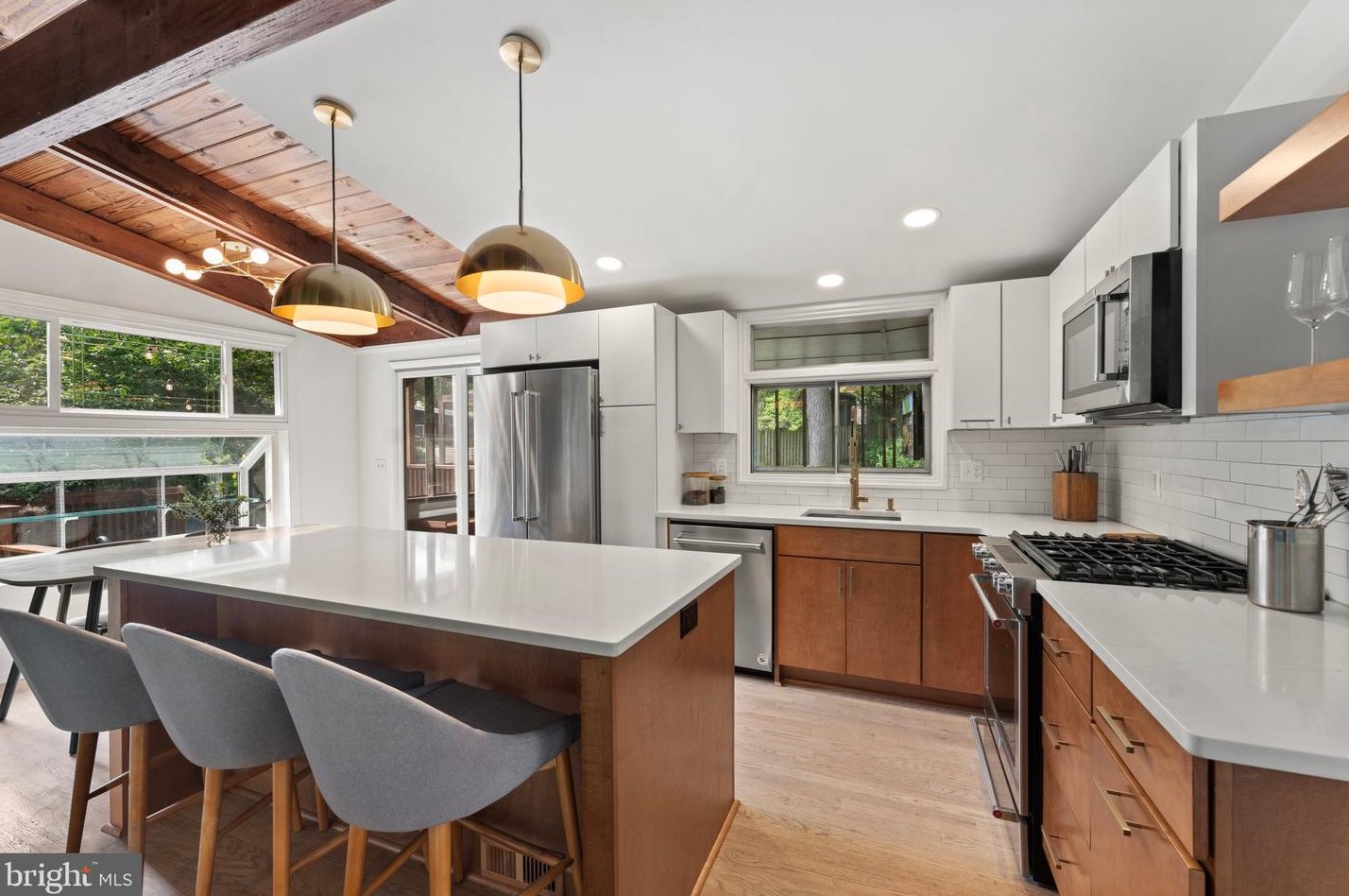 7909 Sycamore Dr, Falls Church VA  22042-3330 exterior