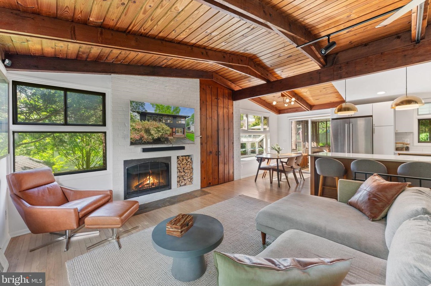 7909 Sycamore Dr, Falls Church VA  22042-3329 exterior