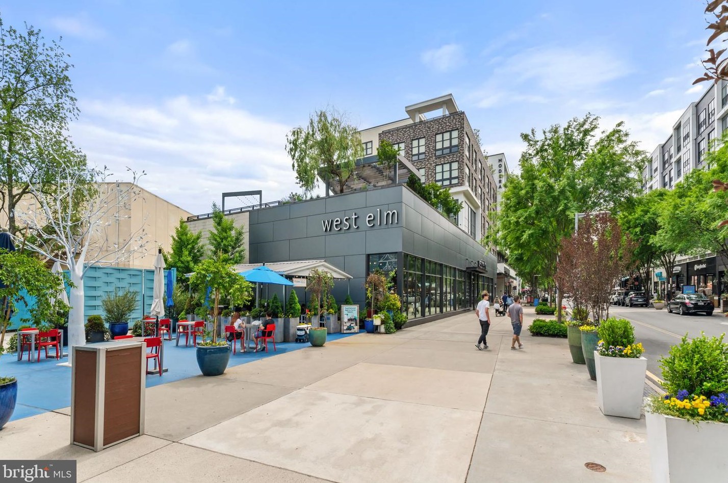 7909 Sycamore Dr, Falls Church VA  22042-3330 exterior