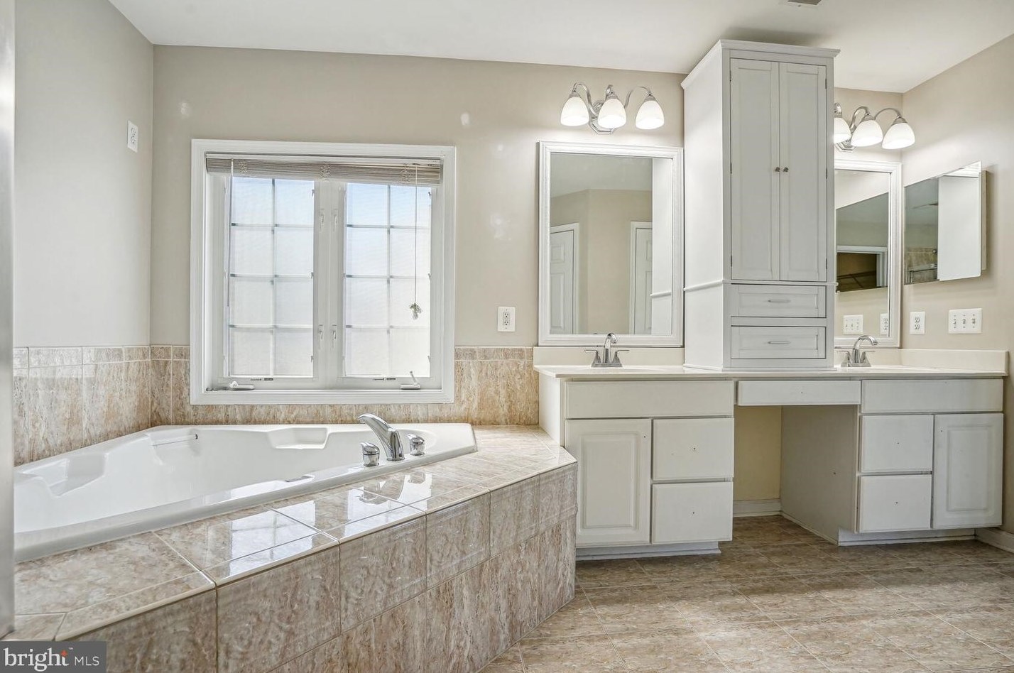 8148 American Holly Rd, Lorton VA  22079-5612 exterior