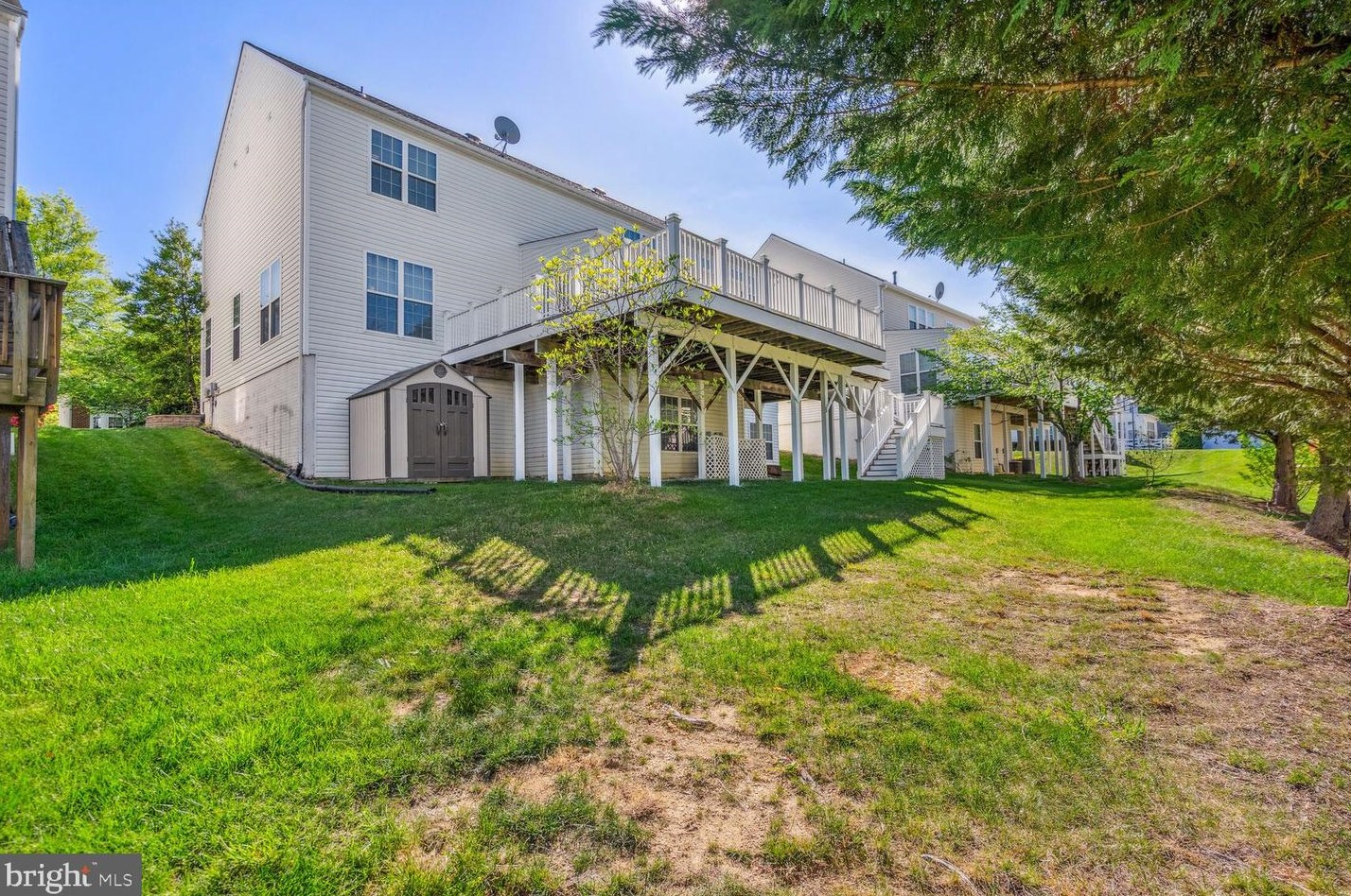 8148 American Holly Rd, Lorton VA  22079-5612 exterior