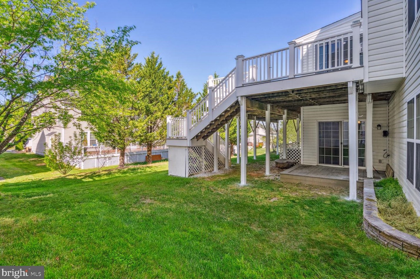 8148 American Holly Rd, Lorton VA  22079-5612 exterior