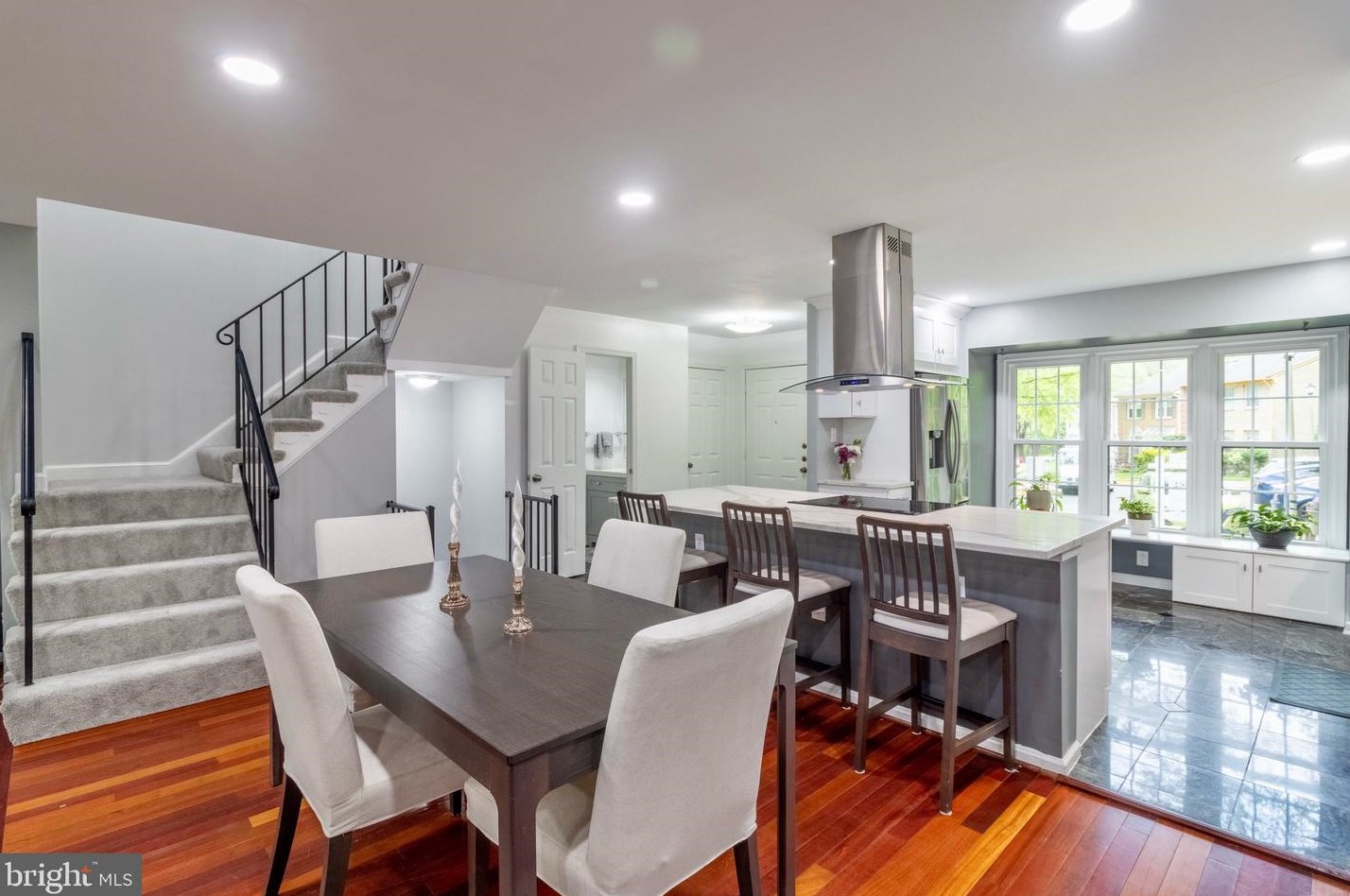 9058 Rosewall Ct, Springfield VA  22152-2122 exterior