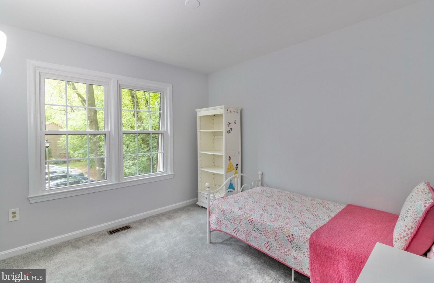 9058 Rosewall Ct, Springfield VA  22152-2122 exterior
